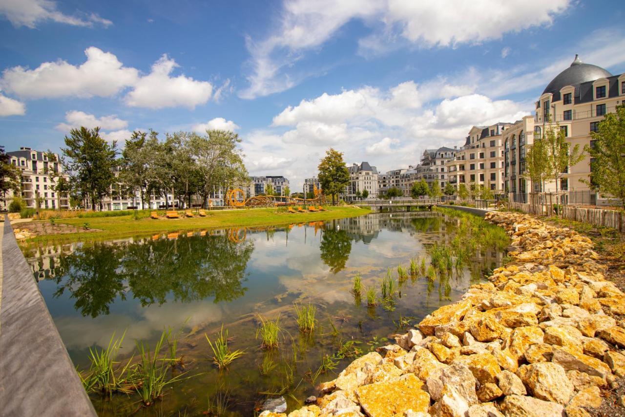 La Garden Room Logement En Colocation เลอเปลซีส์-โรแบงซง ภายนอก รูปภาพ